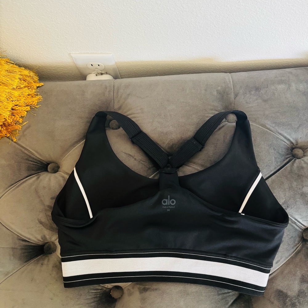 ALO Yoga Black Top - Picture 6 of 6